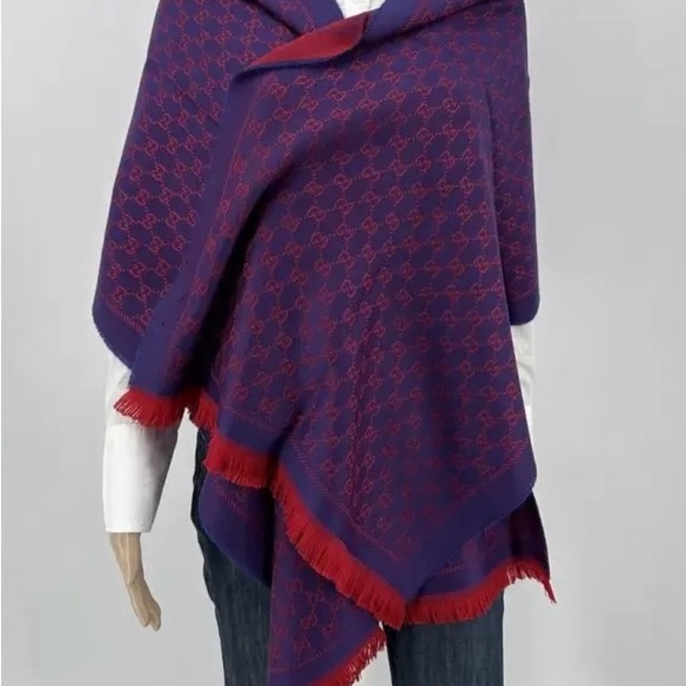 Gucci scarf 🧣 new never used